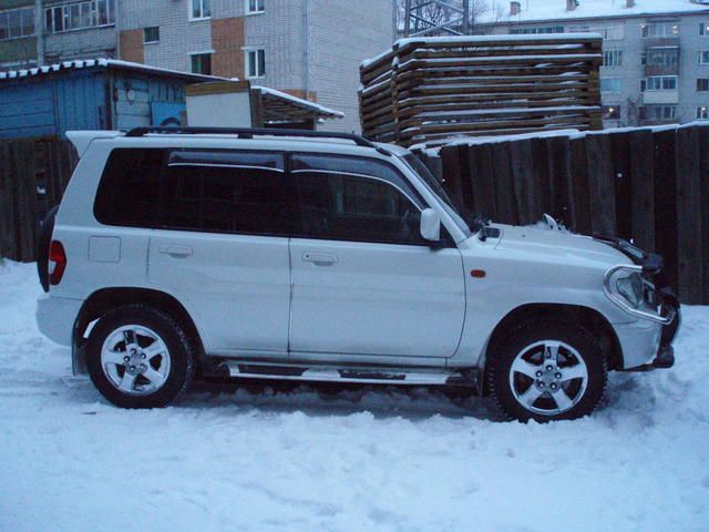 1999 Mitsubishi Pajero iO