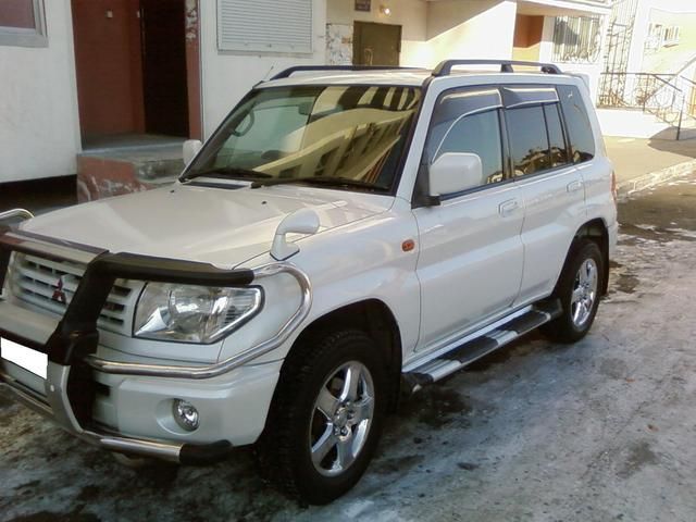 1999 Mitsubishi Pajero iO