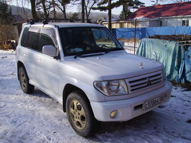 1999 Mitsubishi Pajero iO