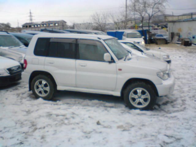 1999 Mitsubishi Pajero iO