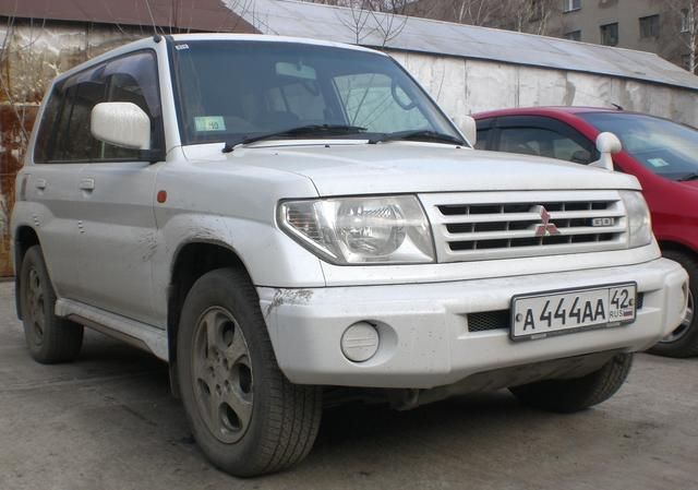 1999 Mitsubishi Pajero iO