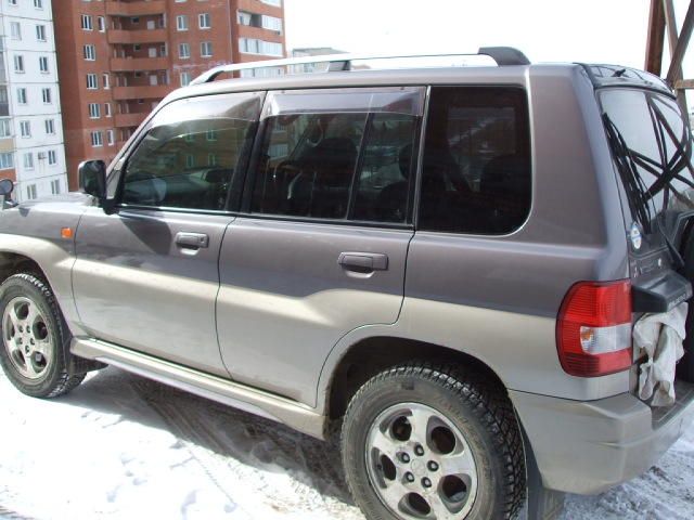 1999 Mitsubishi Pajero iO