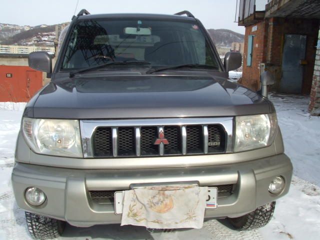 1999 Mitsubishi Pajero iO