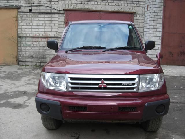 1999 Mitsubishi Pajero iO