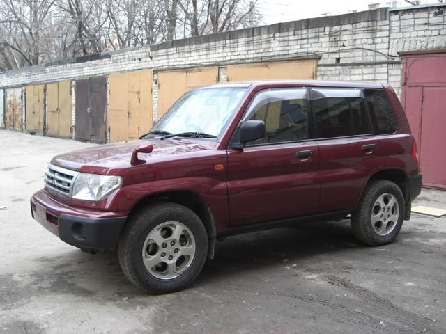 1999 Mitsubishi Pajero iO