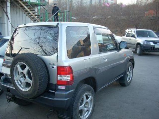 1999 Mitsubishi Pajero iO