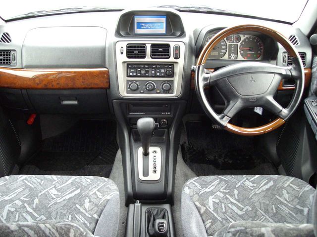 1999 Mitsubishi Pajero iO