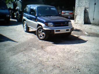 1999 Mitsubishi Pajero iO