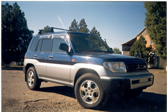 1999 Mitsubishi Pajero iO