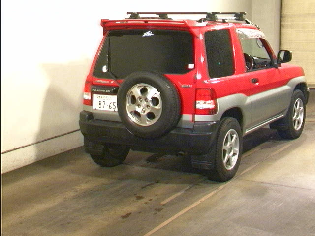 1999 Mitsubishi Pajero iO Pictures