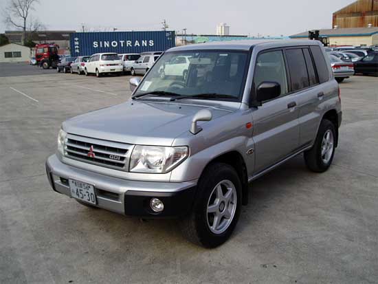 1999 Mitsubishi Pajero iO Images