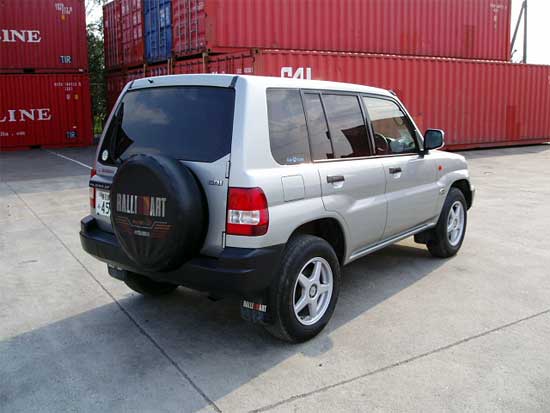 1999 Mitsubishi Pajero iO Pictures