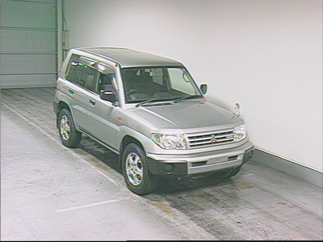 1999 Mitsubishi Pajero iO Images