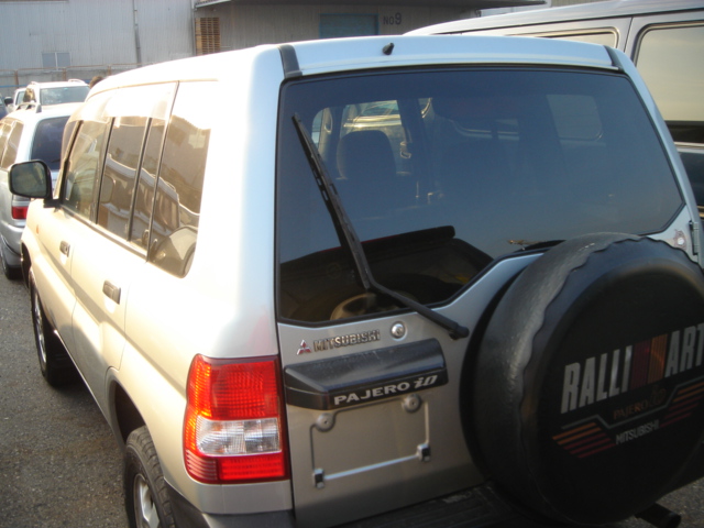 1999 Mitsubishi Pajero iO Photos