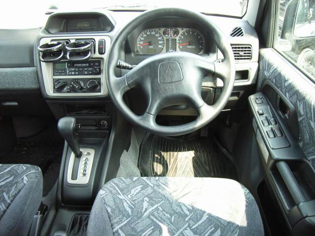 1999 Mitsubishi Pajero iO Pictures