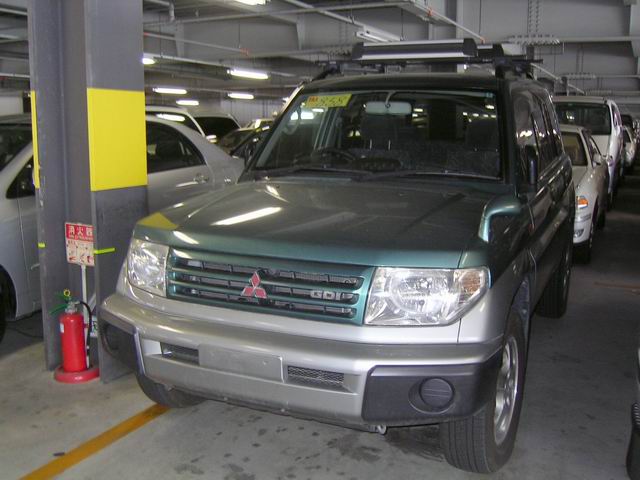 1999 Mitsubishi Pajero iO Photos