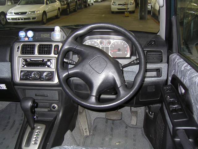 1999 Mitsubishi Pajero iO Images
