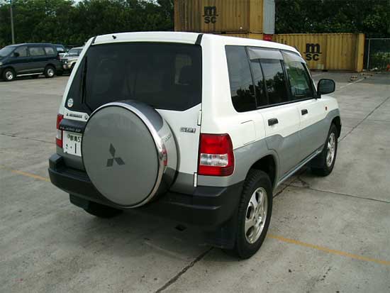 1999 Mitsubishi Pajero iO Pictures