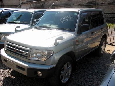 1999 Mitsubishi Pajero iO Pics