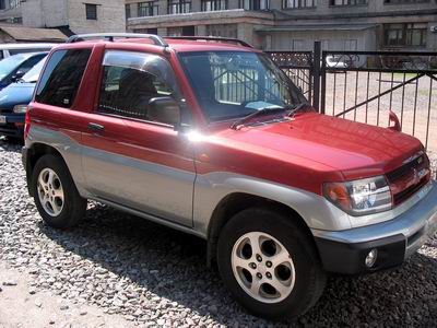 1999 Mitsubishi Pajero iO Pictures