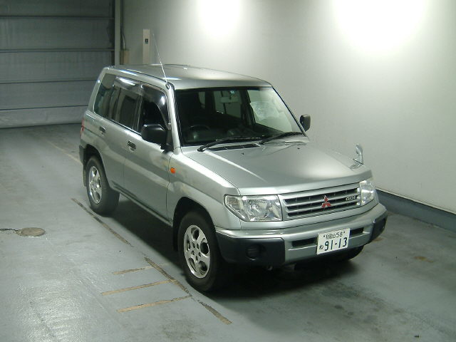 1999 Mitsubishi Pajero iO Photos