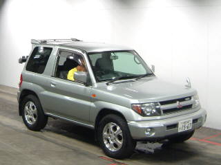1999 Mitsubishi Pajero iO Pictures