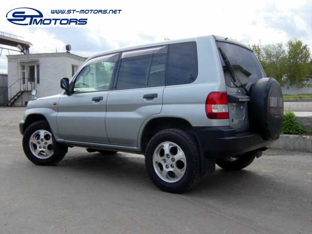 1999 Mitsubishi Pajero iO Pictures