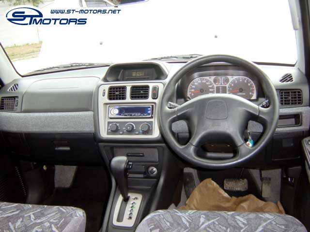 1999 Mitsubishi Pajero iO Pictures