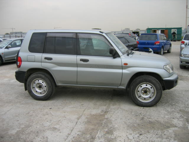 1999 Mitsubishi Pajero iO Photos