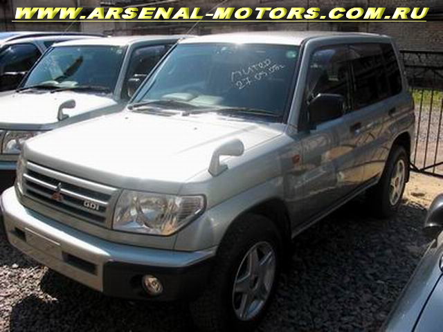 1999 Mitsubishi Pajero iO Pictures