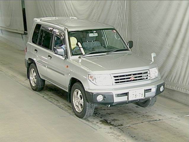 1999 Mitsubishi Pajero iO Images