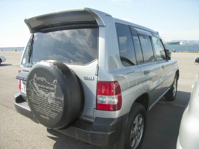1999 Mitsubishi Pajero iO Pictures