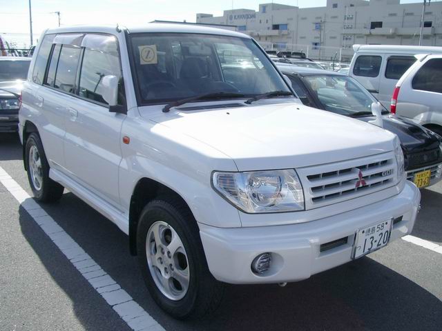 1999 Mitsubishi Pajero iO Photos