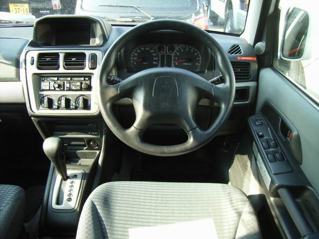 1999 Mitsubishi Pajero iO Images