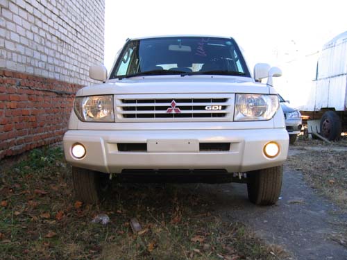 1999 Mitsubishi Pajero iO Photos