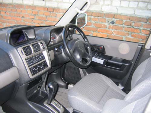 1999 Mitsubishi Pajero iO Pictures