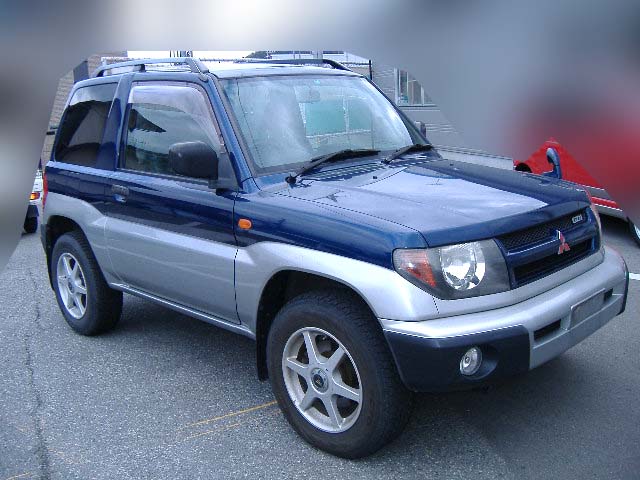 1999 Mitsubishi Pajero iO Pictures