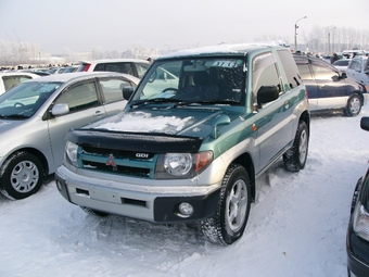 1999 Mitsubishi Pajero iO