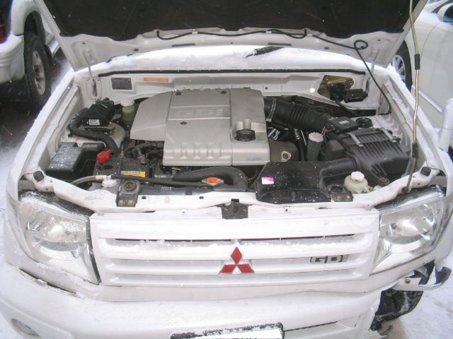 1999 Mitsubishi Pajero iO Pictures