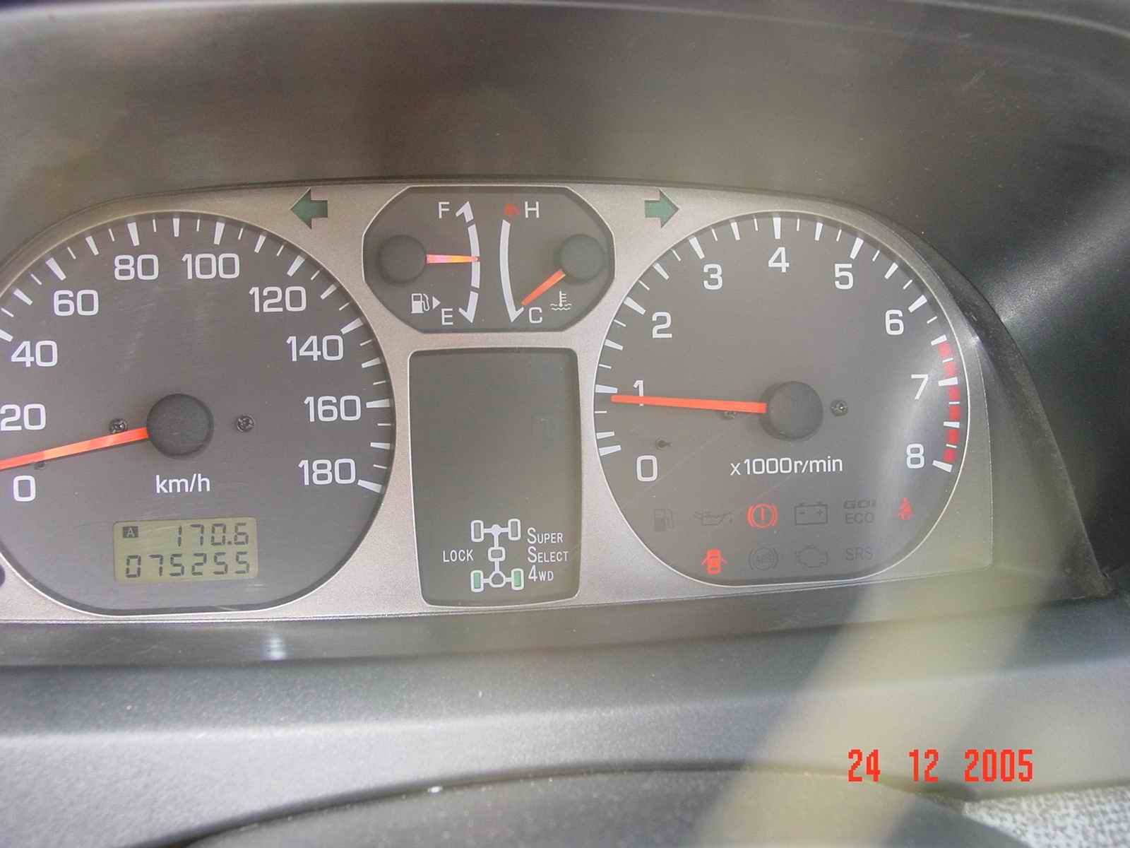 1999 Mitsubishi Pajero iO Pictures