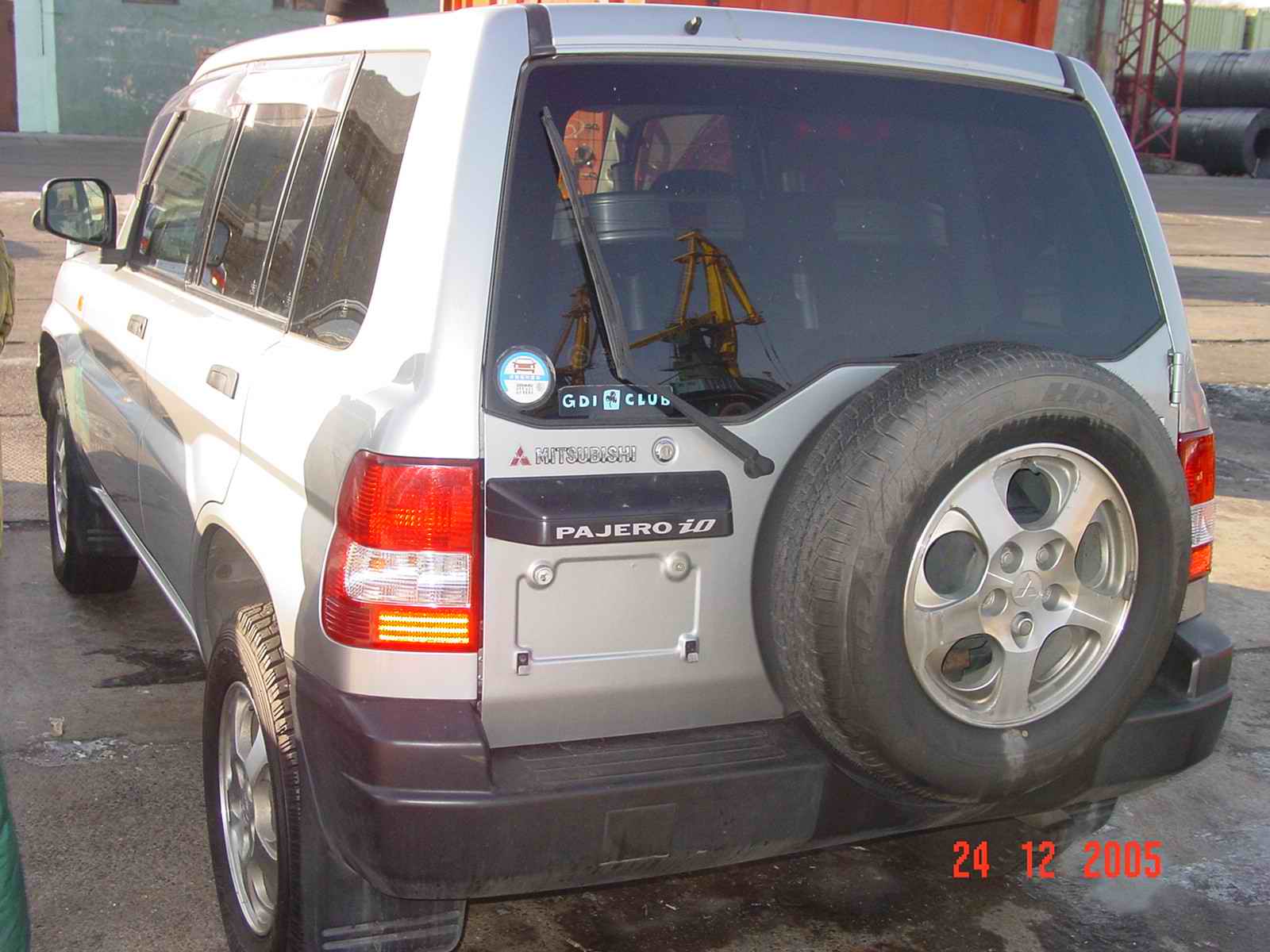 1999 Mitsubishi Pajero iO Pics