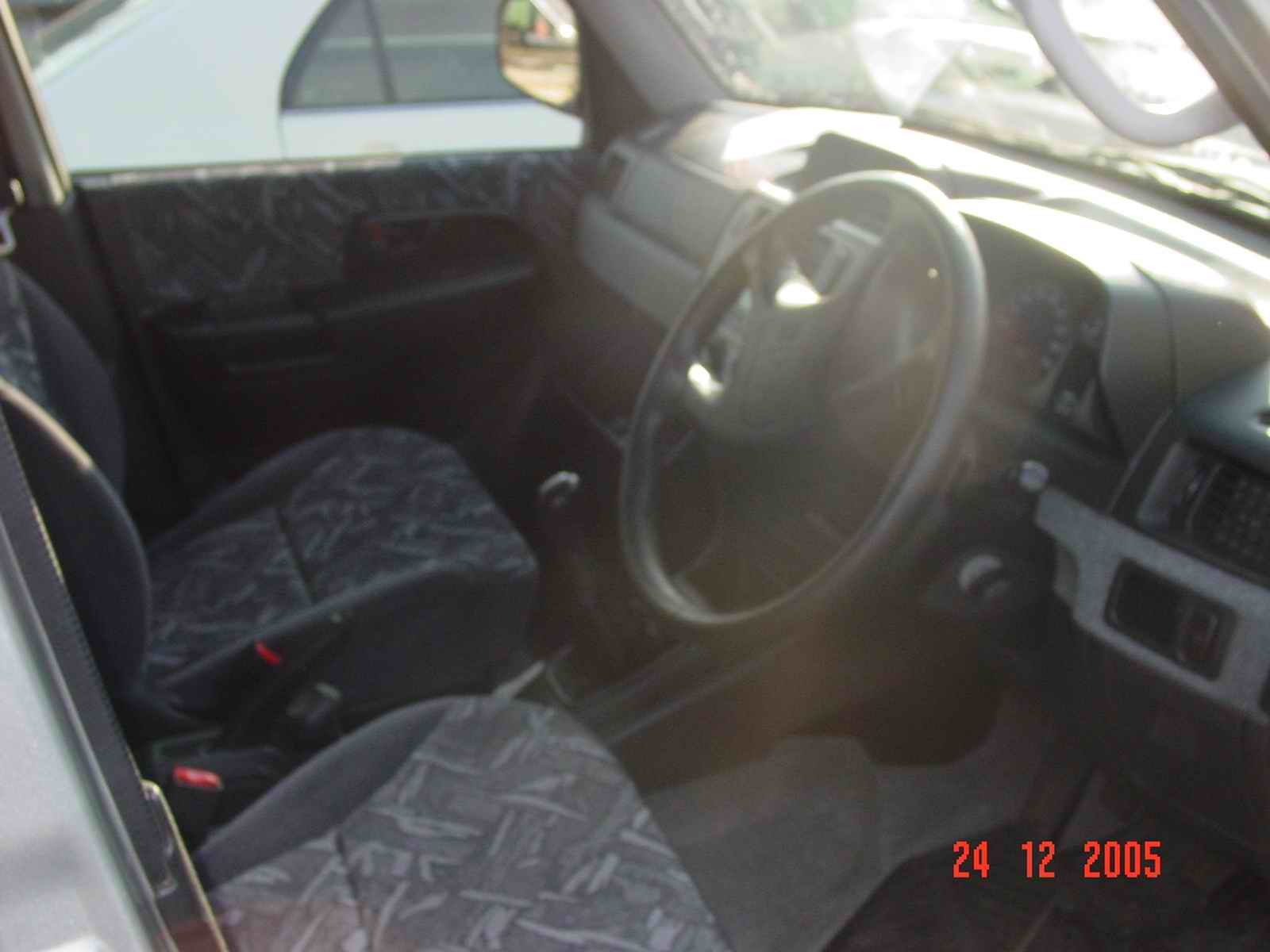 1999 Mitsubishi Pajero iO Pictures