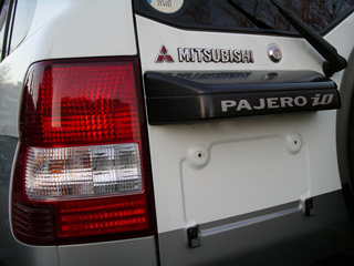 1999 Mitsubishi Pajero iO Images