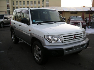 1999 Mitsubishi Pajero iO Pictures