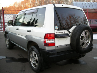 1999 Mitsubishi Pajero iO Photos