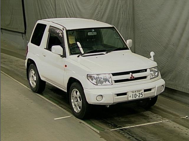 1999 Mitsubishi Pajero iO Pictures