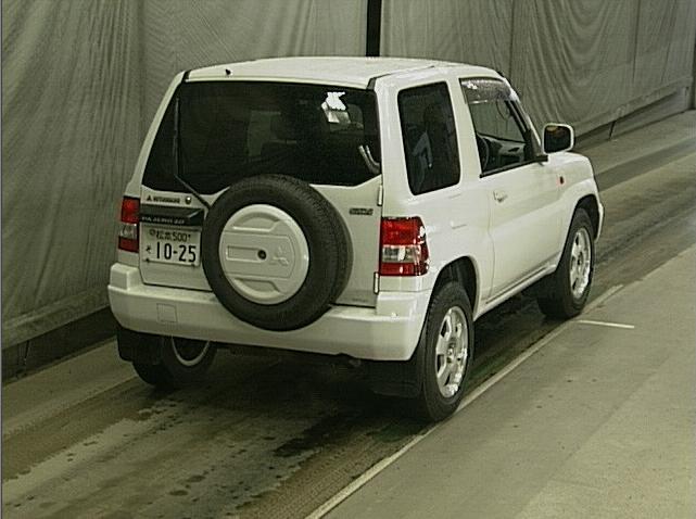 1999 Mitsubishi Pajero iO Pictures