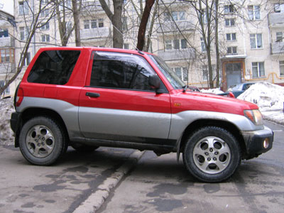 1999 Mitsubishi Pajero iO Pics