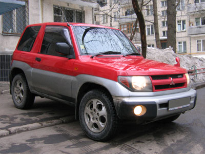 1999 Mitsubishi Pajero iO Pictures