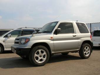 1999 Mitsubishi Pajero iO Pics